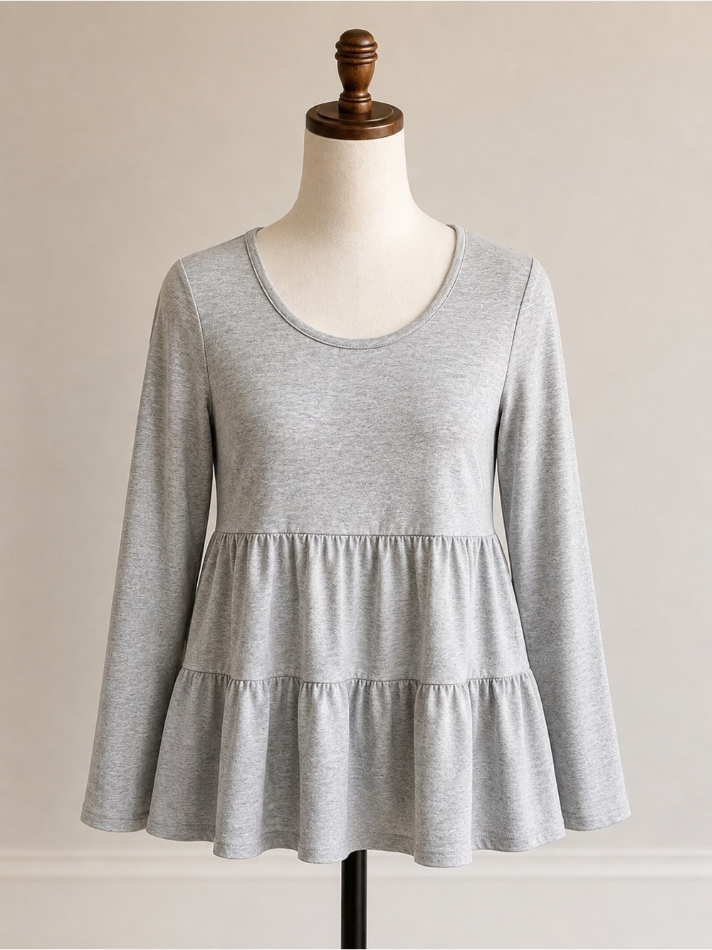 love, Fire Light Gray Tiered Scoop Neck Long Sleeve Tunic